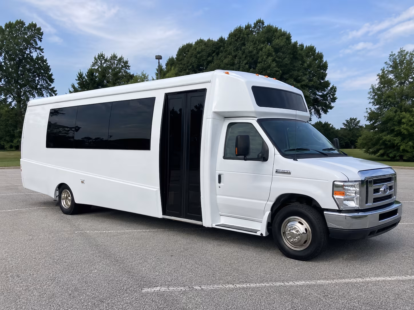 charlottesville 18 passenger party bus