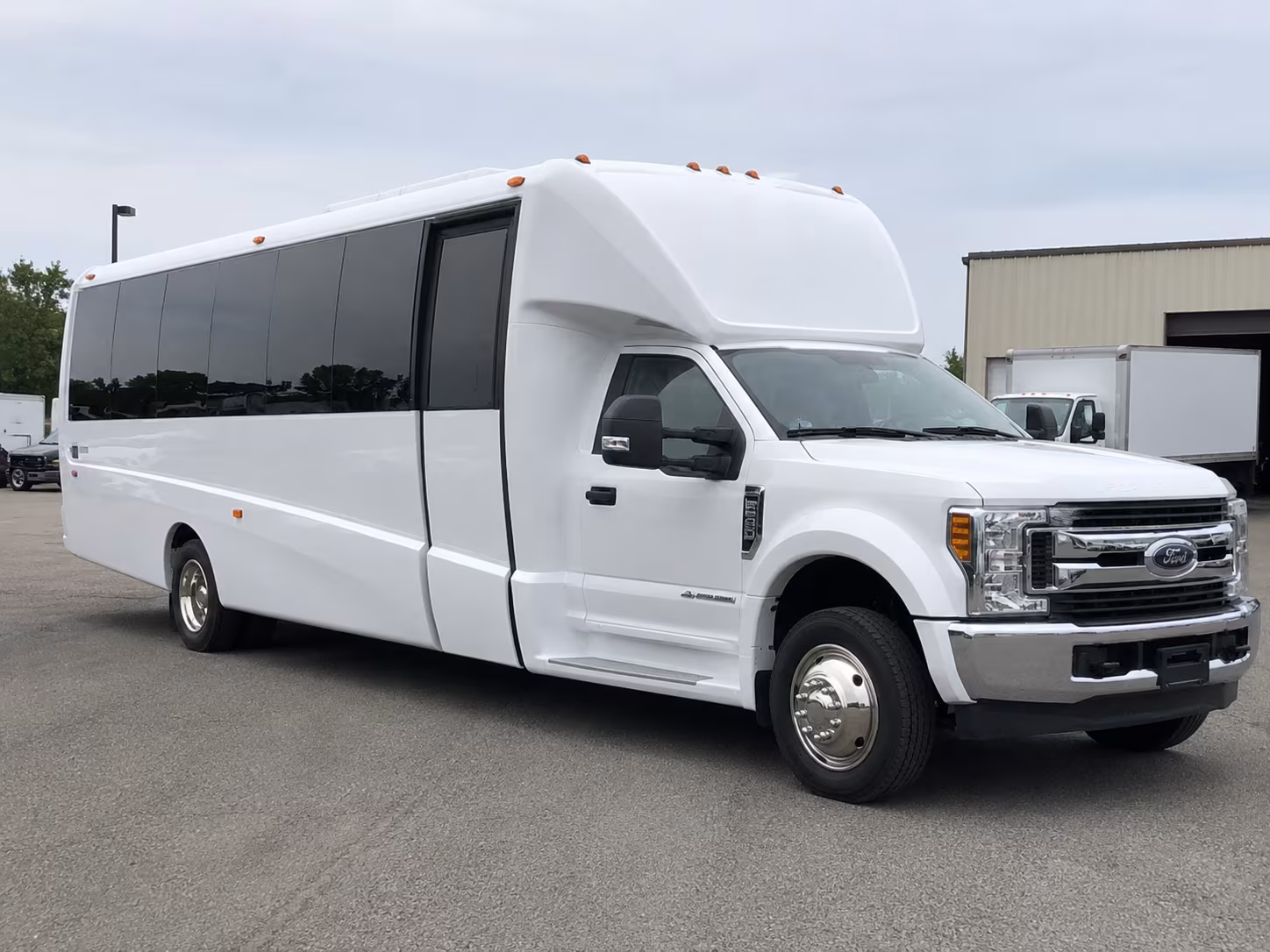 lynchburg sleek charter bus rentals for lynchburg corporate retreats