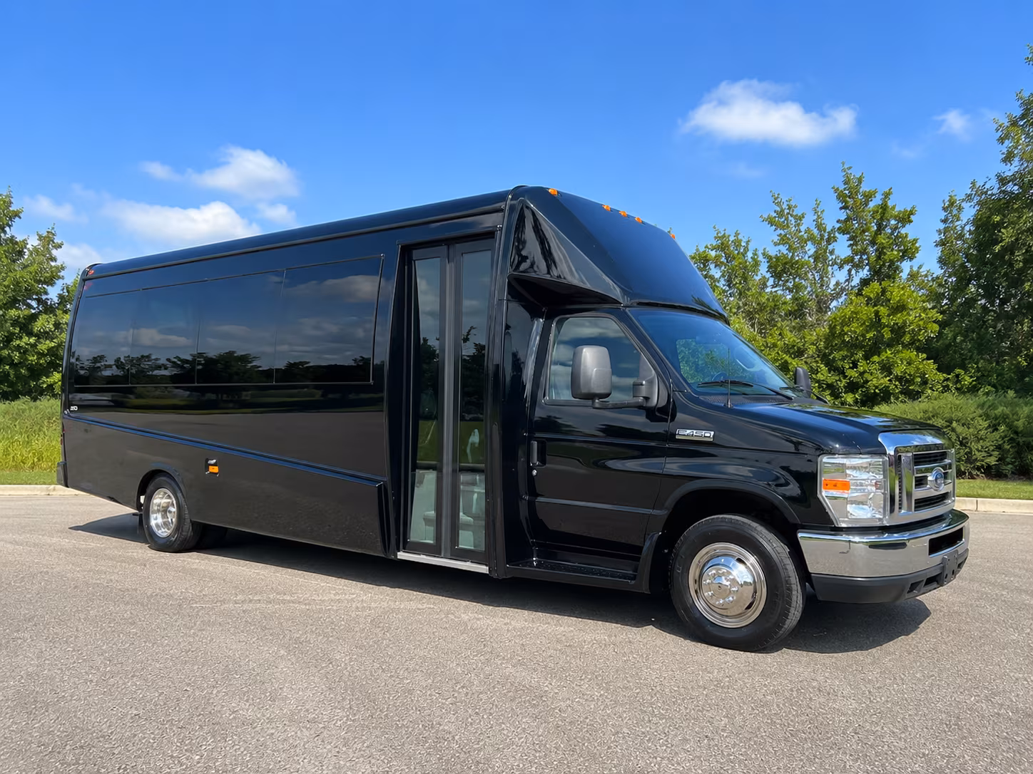 roanoke corporate shuttle buses for roanoke businesses