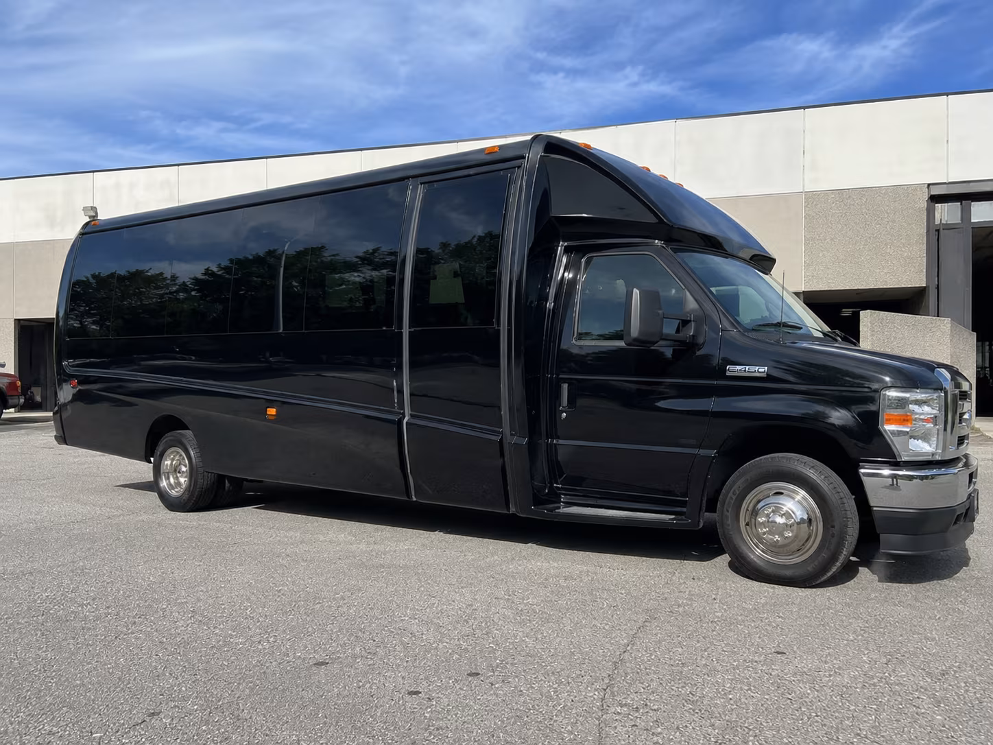 suffolk seamless shuttle service for suffolk winery tours